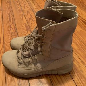 Nike SFB combat boot